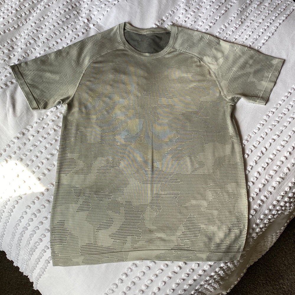 Lululemon Metal Vent Tech SS - Size: M